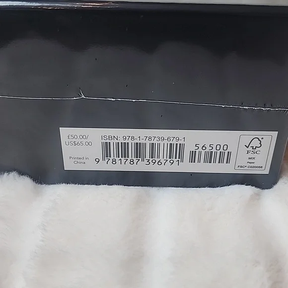 NIB Little Guides to Style - Picture 4 of 4